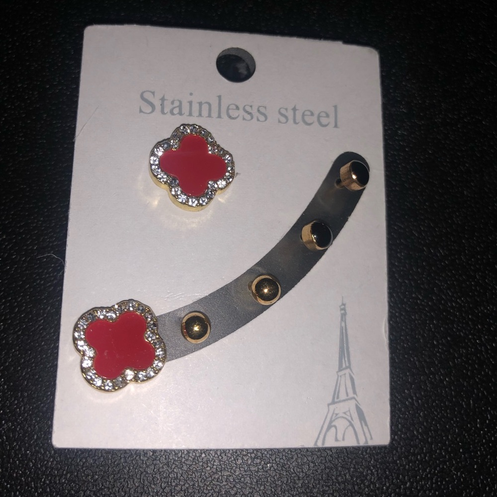 🔴Red Flower Stud Earrings with Gold Accents Stainless Steel